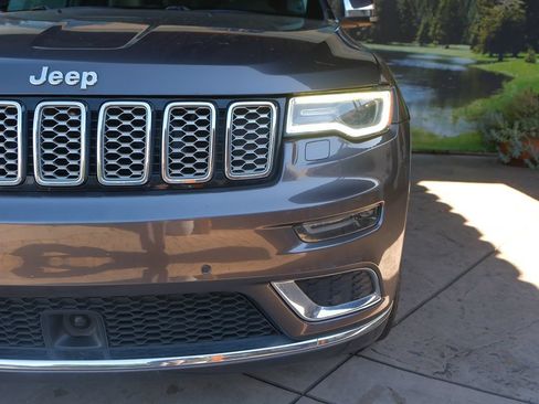 Used 2018 Jeep Grand Cherokee Summit w/ Skid Plate Group AWD/4WD image 48