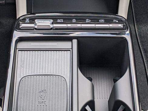 New 2025 Hyundai Tucson Limited image 16