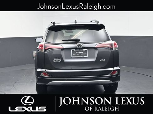 Used 2017 Toyota RAV4 XLE FWD image 8