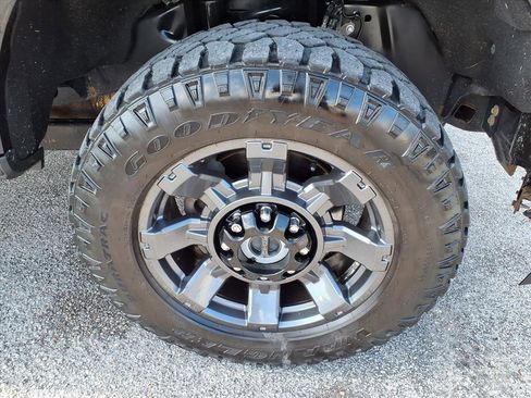 Used 2023 Ford F350 Lariat w/ Lariat Ultimate Package image 9