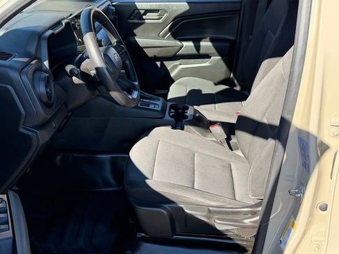 Used 2023 Chevrolet Colorado W/T image 19