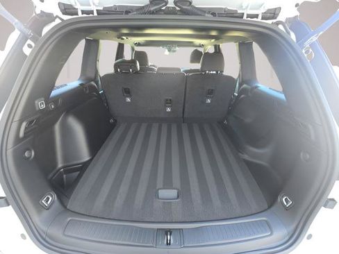 New 2026 Jeep Grand Cherokee Altitude AWD/4WD image 15