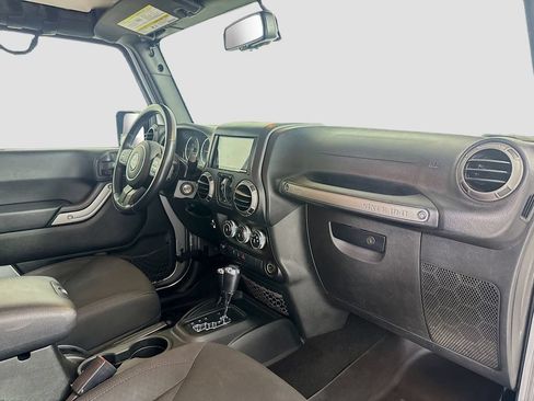 Used 2018 Jeep Wrangler Unlimited Sport S AWD/4WD image 24
