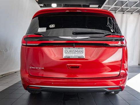 New 2026 Chrysler Pacifica Pinnacle image 5
