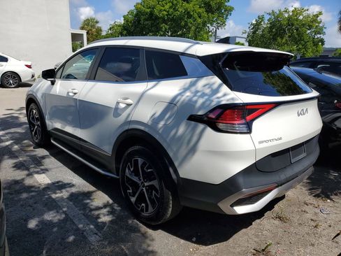 Used 2023 Kia Sportage EX AWD/4WD image 4