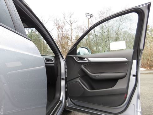 Used 2018 Audi Q3 2.0T Premium w/ Convenience Package image 12