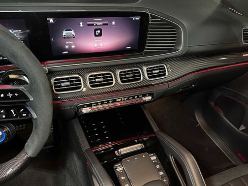 New 2026 Mercedes-Benz GLE 63 AMG S image 33