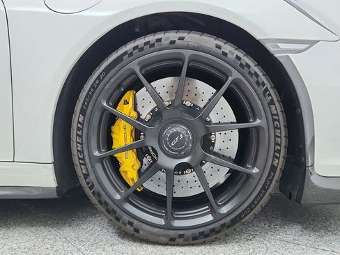 Used 2014 Porsche 911 GT3 image 14