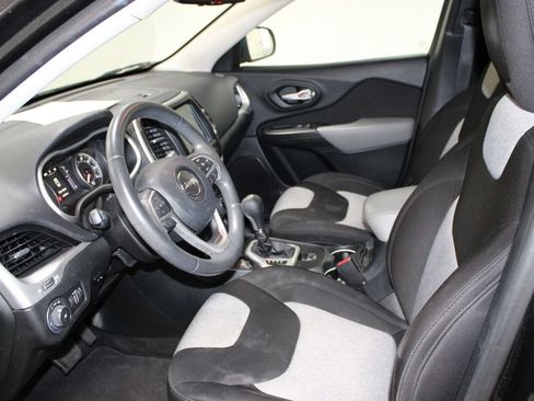 Used 2014 Jeep Cherokee Latitude FWD image 29