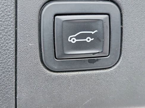 Used 2018 Cadillac XT5 Luxury w/ Driver Awareness Package image 36