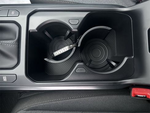 New 2025 Kia K4 LXS image 32