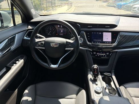 Used 2023 Cadillac XT6 Premium Luxury w/ Technology Package FWD image 34