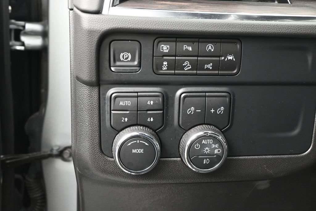 Used 2025 Chevrolet Tahoe Z71 AWD/4WD image 16