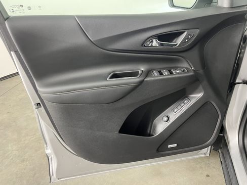 Used 2020 Chevrolet Equinox Premier AWD/4WD image 17