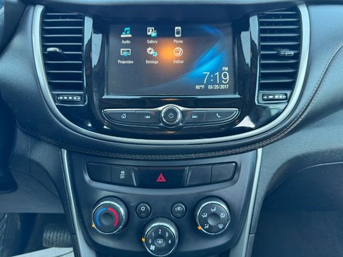 Used 2017 Chevrolet Trax LS FWD image 22