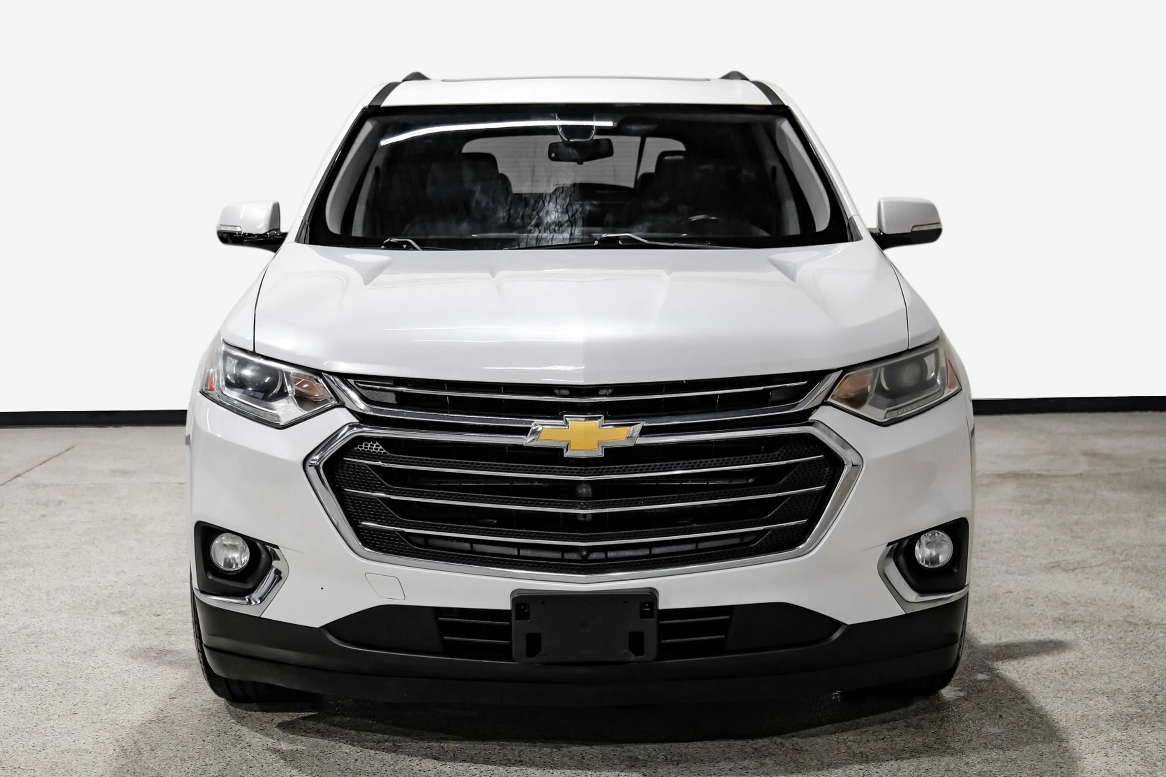 Used 2018 Chevrolet Traverse LT FWD image 3