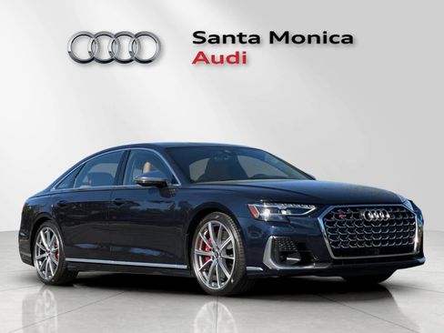 Used 2024 Audi S8 image 9
