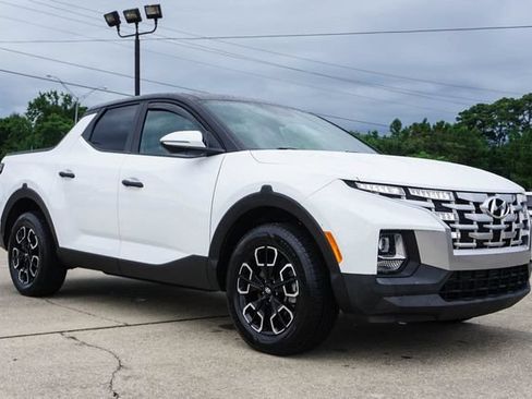 Used 2022 Hyundai Santa Cruz SEL FWD image 2