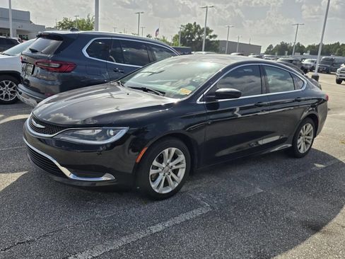 Used 2016 Chrysler 200 Limited w/ Convenience Group FWD image 4