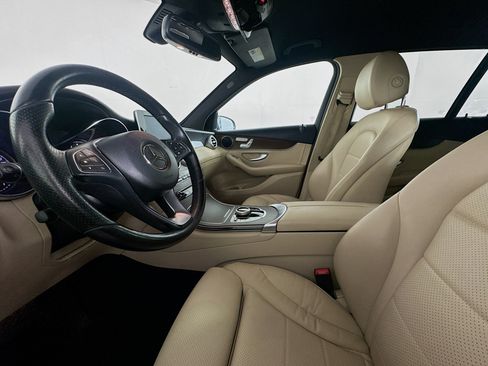 Used 2018 Mercedes-Benz GLC 300 w/ Premium Package image 19