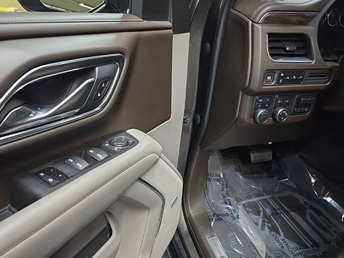 Used 2021 Chevrolet Tahoe LT w/ LT Signature Package AWD/4WD image 28