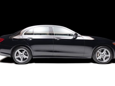 Used 2018 Mercedes-Benz E 300 4MATIC w/ Premium 1 Package image 2
