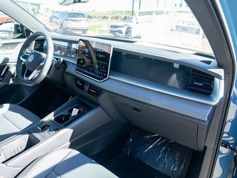 New 2026 Volkswagen Tiguan SE R-Line image 39