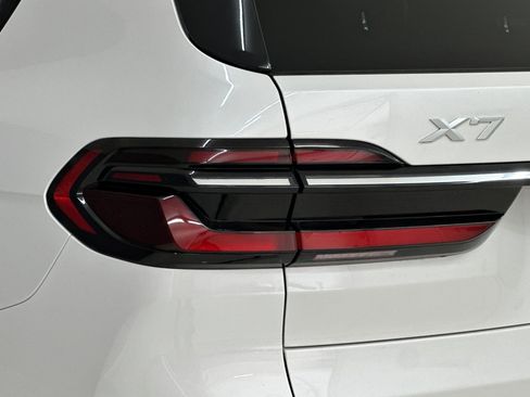 Certified 2024 BMW X7 xDrive40i w/ M Sport Package AWD/4WD image 12