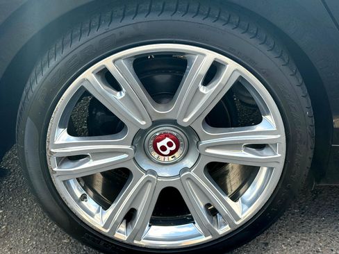 Used 2015 Bentley Flying Spur V8 image 21