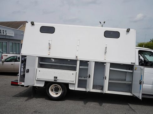 Used 2018 Ford E-450 and Econoline 450 Super Duty RWD image 18