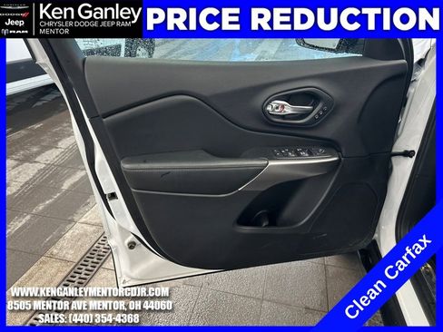 Used 2019 Jeep Cherokee Limited image 10