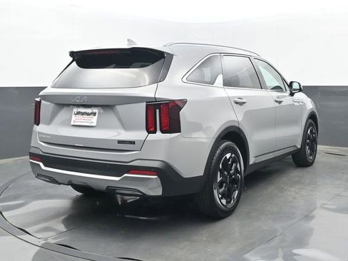 Used 2025 Kia Sorento S w/ Panoramic Sunroof Package FWD image 21