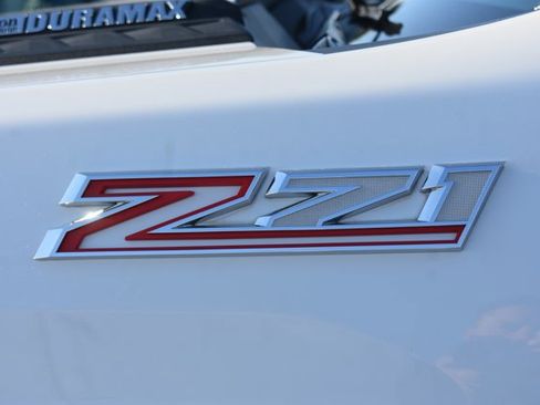 Used 2021 Chevrolet Silverado 2500 LT w/ Z71 Off-Road Package image 12