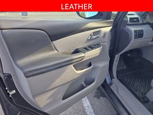 Used 2017 Honda Odyssey Touring image 5