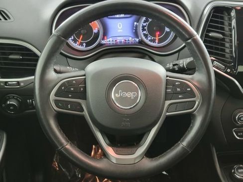 Used 2019 Jeep Cherokee Limited image 25