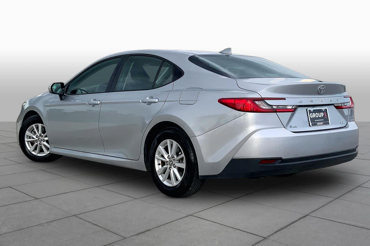 Used 2025 Toyota Camry LE FWD image 12