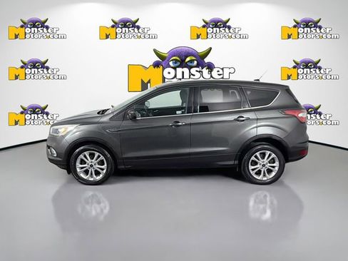 Used 2017 Ford Escape SE image 8
