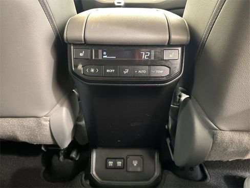 Used 2021 Toyota Highlander Platinum image 22