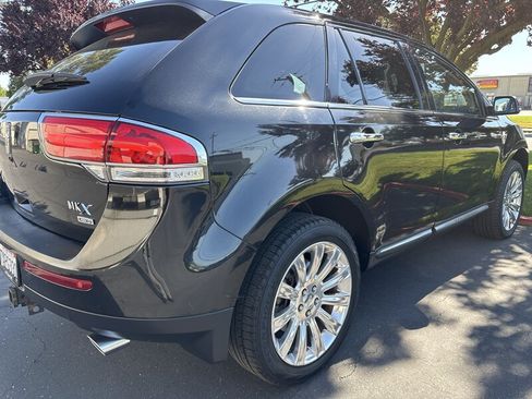Used 2013 Lincoln MKX AWD image 11