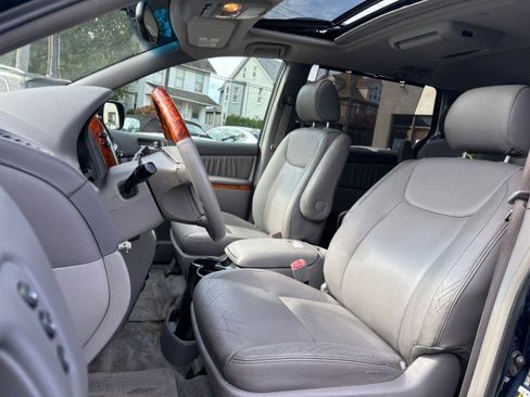 Used 2007 Toyota Sienna XLE Limited image 12