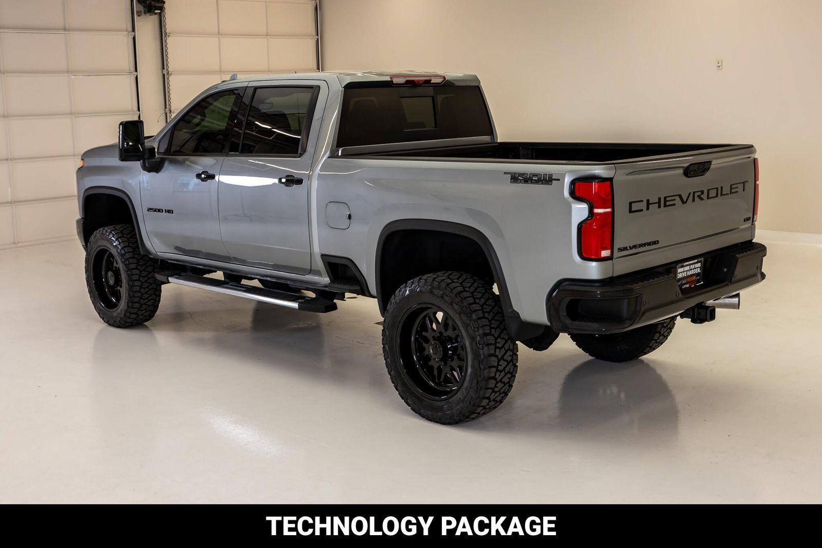 Used 2026 Chevrolet Silverado 2500 LTZ w/ LTZ Plus Package AWD/4WD image 7