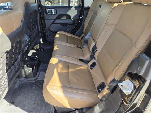 Certified 2021 Jeep Gladiator Rubicon AWD/4WD image 15