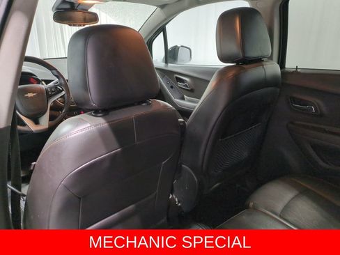 Used 2018 Chevrolet Trax LT w/ LT Convenience Package image 18