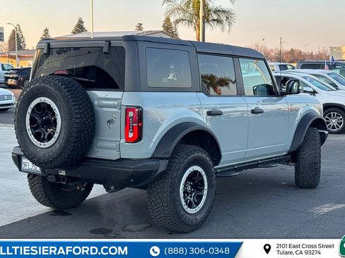 Used 2023 Ford Bronco Badlands w/ Sasquatch Package image 4
