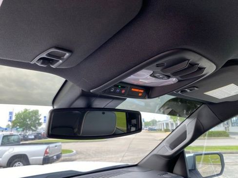 Used 2024 GMC Canyon Denali image 38