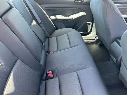 Used 2024 Nissan Altima 2.5 SV FWD image 13