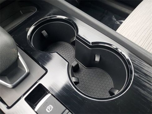 Certified 2021 Nissan Rogue SV image 24