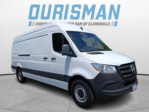Used 2025 Mercedes-Benz Sprinter 2500 image 1