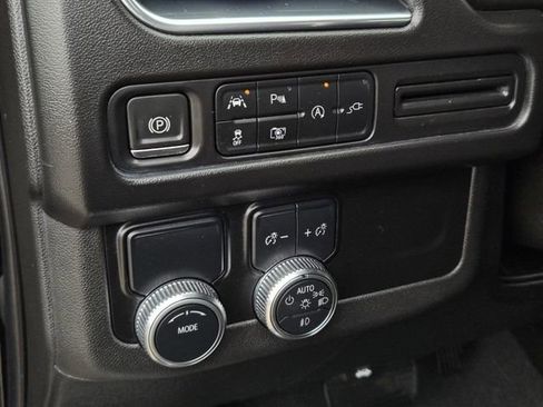 Used 2022 GMC Yukon SLT w/ SLT Premium Package image 23