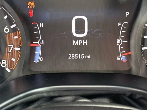 Used 2025 Jeep Compass Latitude AWD/4WD image 4